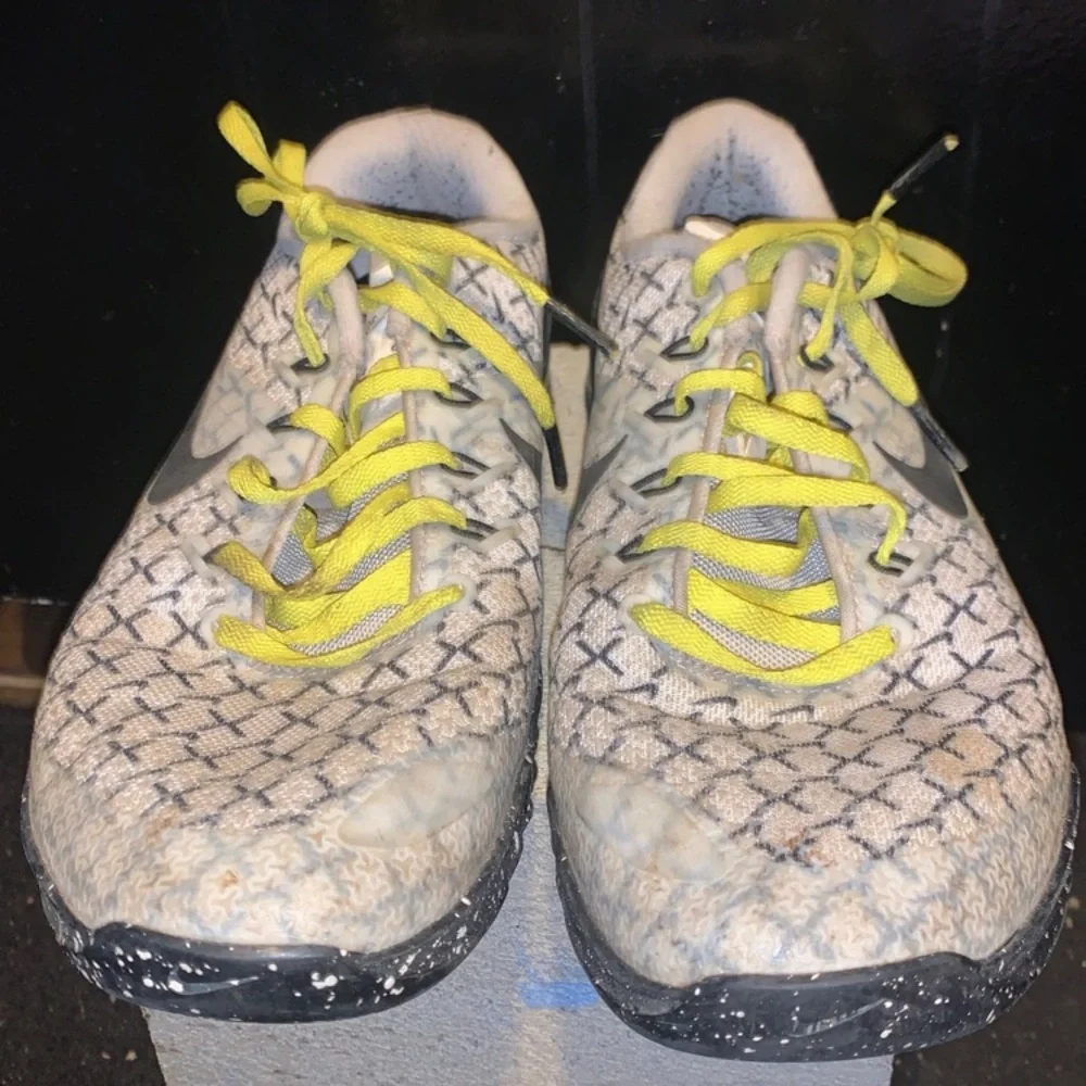 Womens Nike Metcon Athletic shoe - Picture 4 of 4